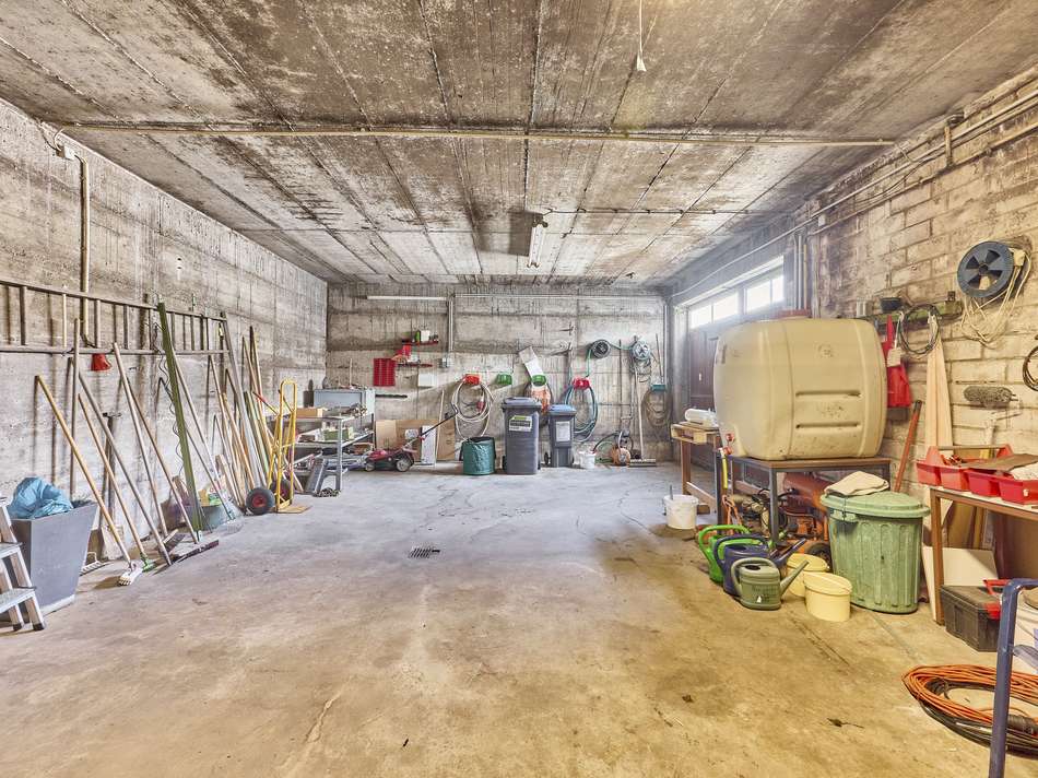 Halle (Garage)
