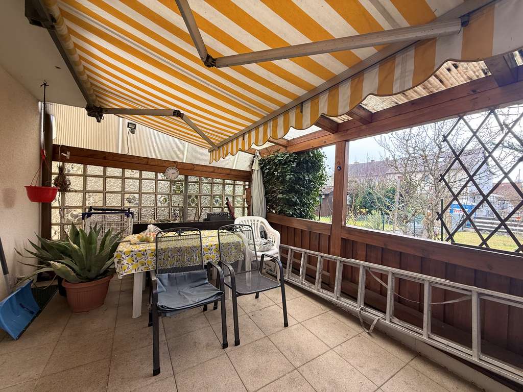 Immobilie in Roth - Gepflegte Doppelhaushälfte aufgeteilt in 2 Dreizimmerwohnung & 2 Garagen - Bild 4