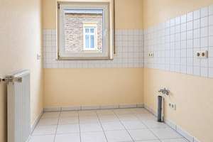 Münster-Sarmshein: 4 Zimmer. 2 Tiefgaragenplätze. Viele Möglichkeiten. – 55424 Münster-Sarmsheim – Vorschaubild 2