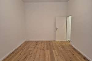 Leer & Provisionsfrei von Privat:  2-Zimmer-Altbauwohnung mit Balkon in Top Lage – Die vollständige Adresse der Immobilie erhältst du vom Anbieter., 10247 Friedrichshain, Berlin – Vorschaubild 4