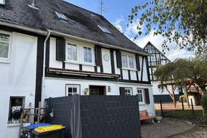 Kleines Reihenendhaus mit Garage in zentraler Lage von Siegen-Eisern – Die vollständige Adresse der Immobilie erhältst du vom Anbieter., 57080 Eisern, Siegen – Vorschaubild 2