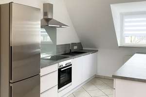 Offene Duplex-/Maisonettewohnung über 2 Etagen – Die vollständige Adresse der Immobilie erhältst du vom Anbieter., 50931 Lindenthal (Ortsteil), Köln – Vorschaubild 2