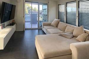 Moderne 2-Zimmer-Wohnung mit Balkon, Einbauküche und Tiefgarage – 71069 Sindelfingen – Vorschaubild 2