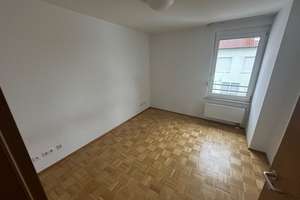 Doppelhaushälfte mit Garten – Die vollständige Adresse der Immobilie erhältst du vom Anbieter., 92637 Lerchenfeld, Weiden in der Oberpfalz – Vorschaubild 6