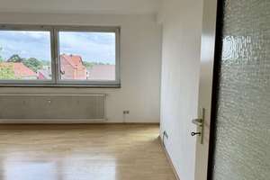 Hannover-Anderten: Attraktive 2-Zimmer-Wohnung mit Loggia – Die vollständige Adresse der Immobilie erhältst du vom Anbieter., 30559 Anderten, Hannover – Vorschaubild 2
