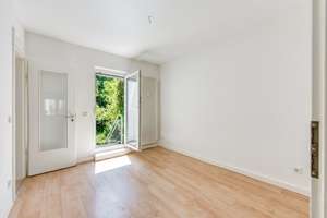 +++ Erdgeschoss-Etage mit Süd-Terrasse & Garten - ruhig & zentrumsnah - inklusive Einbauküche +++ – Kolumbusstraße 12, 70439 Stammheim-Süd, Stuttgart – Vorschaubild 6