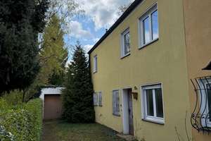 Rohdiamant in Bestlage – Doppelhaushälfte mit Ausbaureserve in Augsburg Hochzoll-Süd