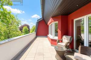 Modernisierte Dachgeschoss-Maisonette Wohnung mit Blick ins Grüne - Nähe Schlossstraße!