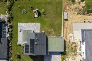 Ein Zuhause zum Wohlfühlen: modern, hell und ideal für Familien. – Die vollständige Adresse der Immobilie erhältst du vom Anbieter., 86502 Laugna – Vorschaubild 2