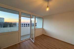 Schöne 1-Zimmer Wohnung mit sonnigem Westbalkon im 5. OG – Adolf-Baeyer-Damm 26, 81735 Neuperlach, München – Vorschaubild 8