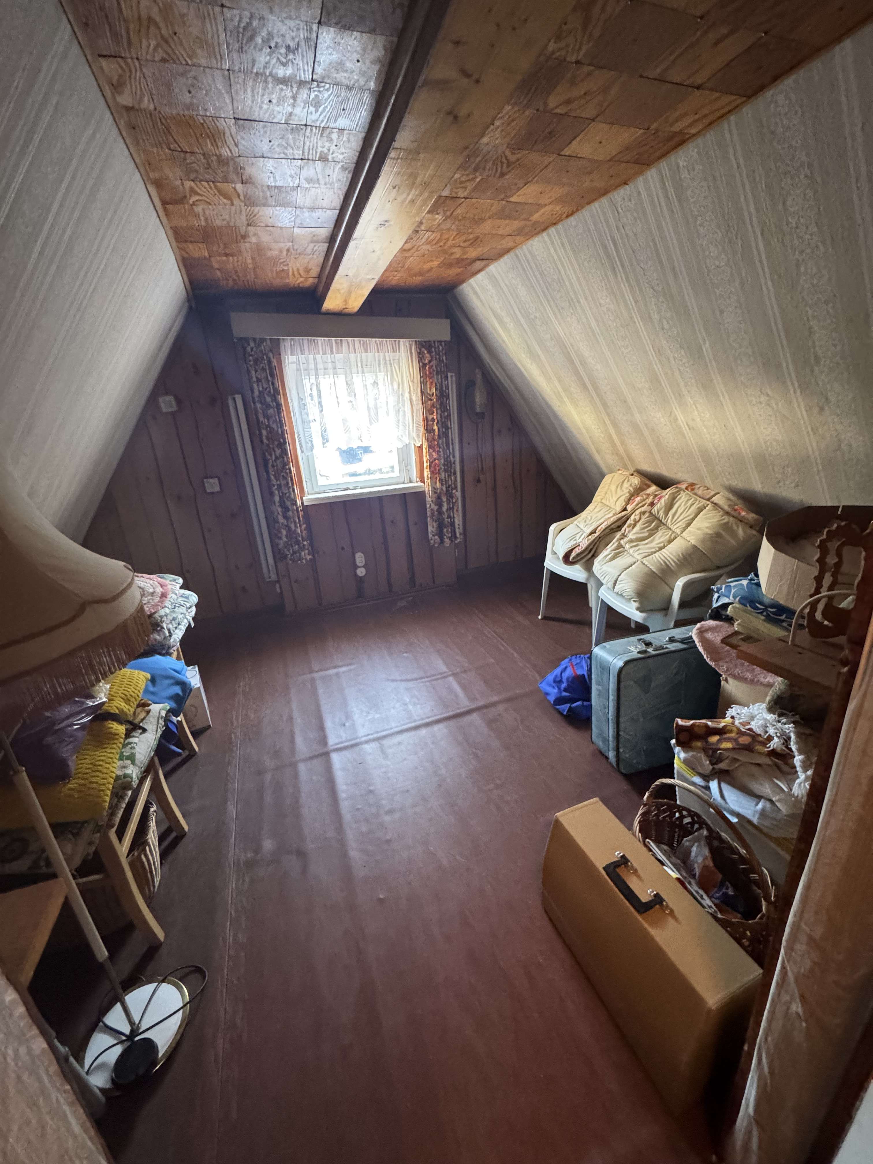 Immobilie in Augustusburg - Kleines Haus zum Um-und Ausbau - Bild 1