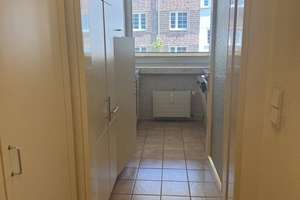 Zwei Zimmer-Eigentumswohnung unmittelbar an der Düssel mit Stellplatz – Karolingerstraße 9, 40223 Bilk, Düsseldorf – Vorschaubild 6