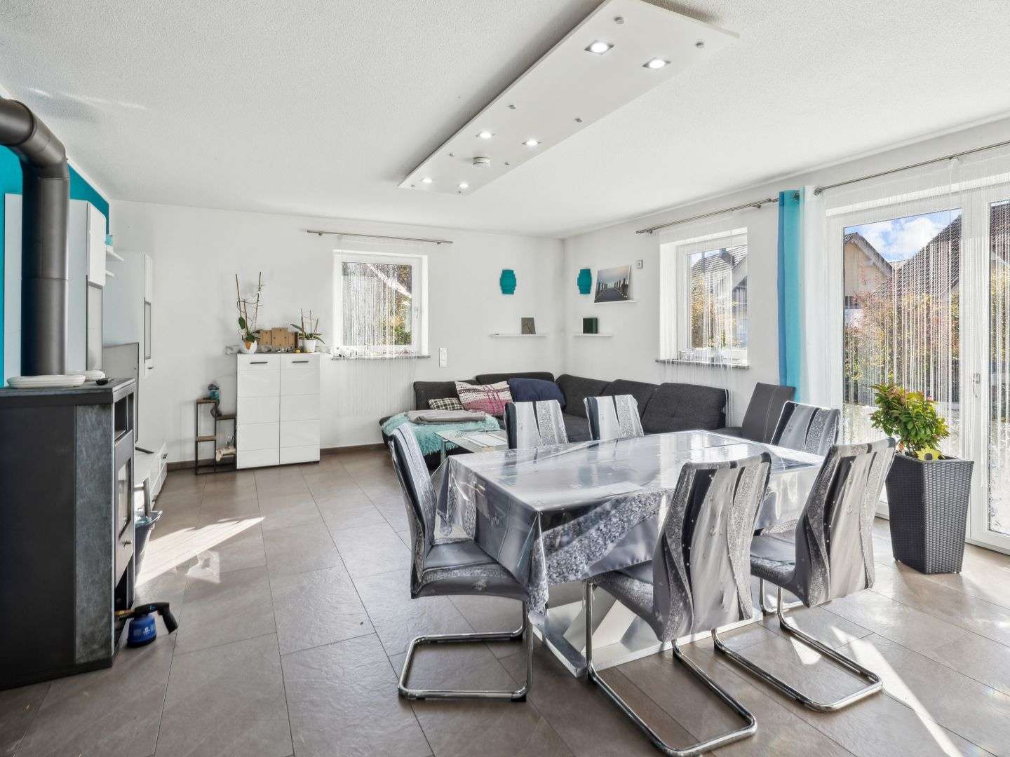 Immobilie in Langerringen - Neuwertiges, großes Einfamilienhaus in Langerringen - OT Gennach - Bild 2