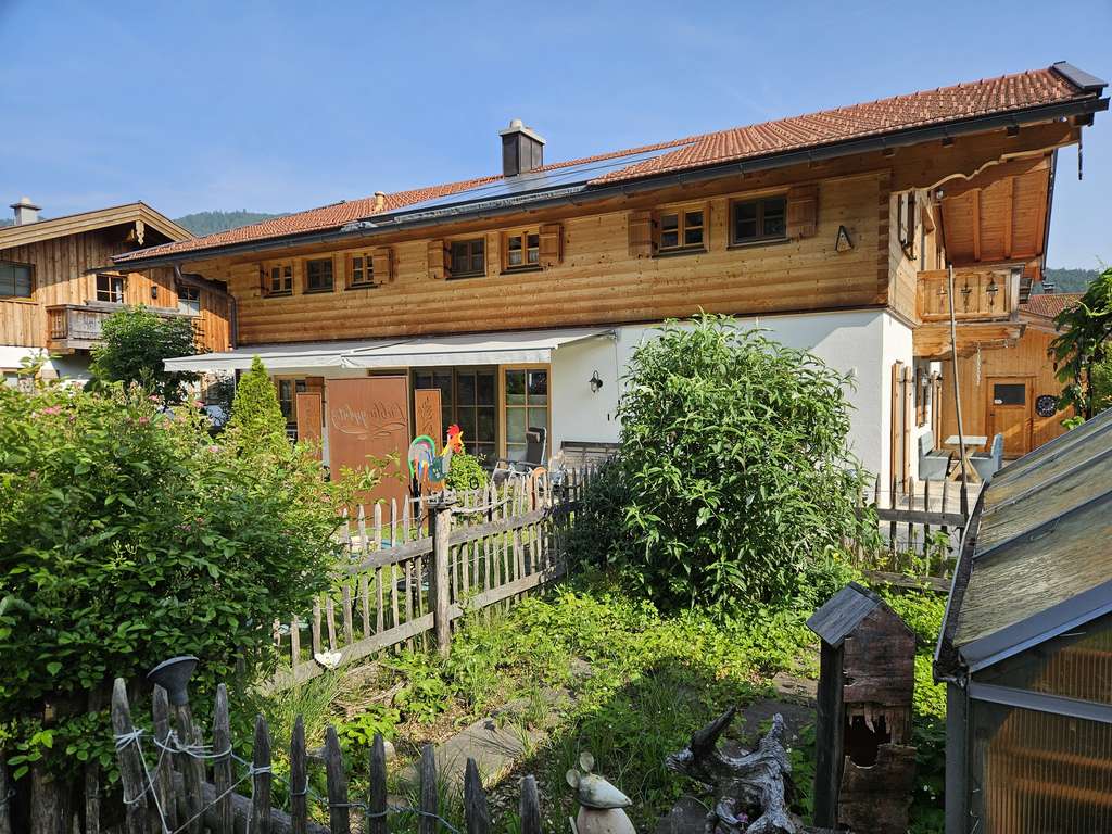Immobilie in Kreuth - Sehr schönes Mehrgenerationenhaus mit herrlichen Garten und großer Terrasse  - Bild 4