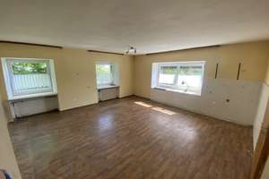 Die perfekte Ortsrandlage, Wohnhaus, Garagen, Wirtschaftsgebäude in sonniger, ruhiger Lage! – Die vollständige Adresse der Immobilie erhältst du vom Anbieter., 93464 Tiefenbach – Vorschaubild 8
