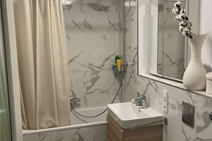 Ruhig und grün! Geschmackvolle 4-Zimmern Wohnung in Lankwitz. Heizung /Wasser Kosten sind enthalten. – Mühlenstraße 54, 12249 Lankwitz, Berlin – Vorschaubild 11