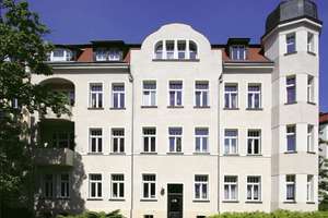 Stilvolle 4-Zimmer-Altbauwohnung mit 2 Balkonen im 1. OG