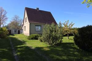 Einfamilienhaus auf schönem Grundstück – Die vollständige Adresse der Immobilie erhältst du vom Anbieter., 17506 Gützkow – Vorschaubild 3