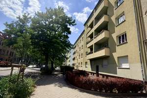 Stilvolle 2-Zi-WE mit großer Wohnküche u. EBK, Parkett, Balkon in beliebter Wohnlage / Stadtfeld-Ost – 39108 Stadtfeld Ost, Magdeburg – Vorschaubild 1