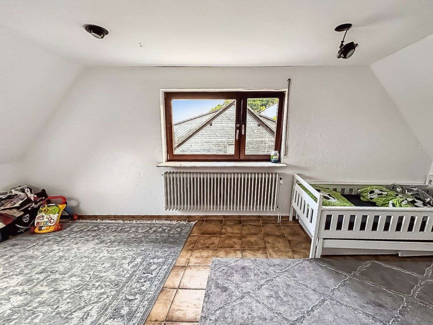 Immobilie in Fronhausen - Schönes, lichtdurchflutetes Einfamilienhaus mit Einliegerwohnung und Garten in Fronhausen - Bild 3