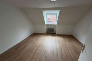 Frisch renovierte 3-Zimmer-Dachgeschosswohnung mit Badewanne – ab sofort bezugsfrei – Rembergstr 17, 58095 Mittelstadt, Hagen – Vorschaubild 5