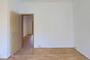 Zentral gelegene 3-Zimmer-Wohnung mit BALKON – Arnold-Zweig-Str. 45, 39120 Leipziger Straße, Magdeburg – Vorschaubild 2
