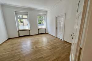 Sehr ruhige, luxuriös sanierte 3-Zi.-Wg. Arrenberg EBK Innenhof Terrasse