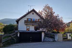 Haus mit Herz & 3 Wohneinheiten – Garten, Bergblick & hohe Lebensqualität – Die vollständige Adresse der Immobilie erhältst du vom Anbieter., 82445 Schwaigen – Vorschaubild 2