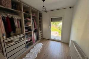 VR Immo: Modernisiertes Einfamilienhaus mit Doppelgarage in Eisern – Die vollständige Adresse der Immobilie erhältst du vom Anbieter., 57080 Eisern, Siegen – Vorschaubild 7