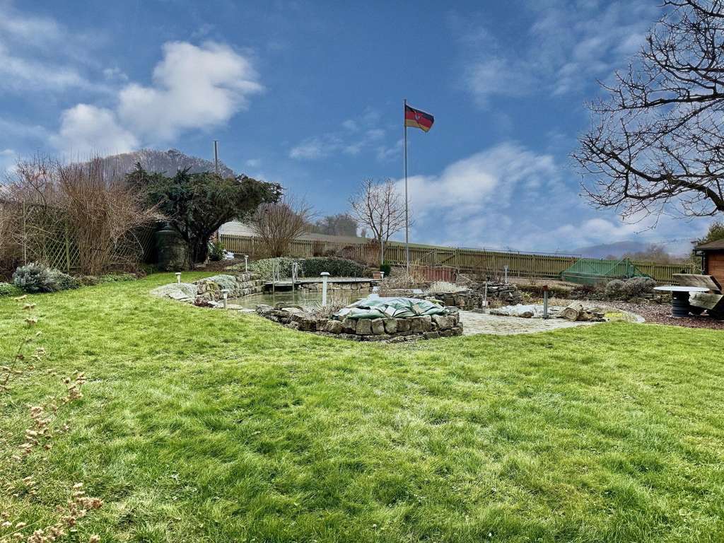 Immobilie in Friedland - Zweifamilienhaus mit Fernblick und außergewöhnlichem Grundstück in Ortsrandlage von Groß Schneen - Bild 3