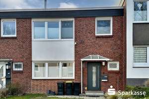 Modernes Zuhause mit Garten und Terrasse