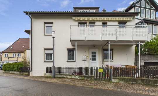 Gepflegtes 2 Familienhaus mit Erker-Anbau - Sehr schöne Lage in Pfullingen