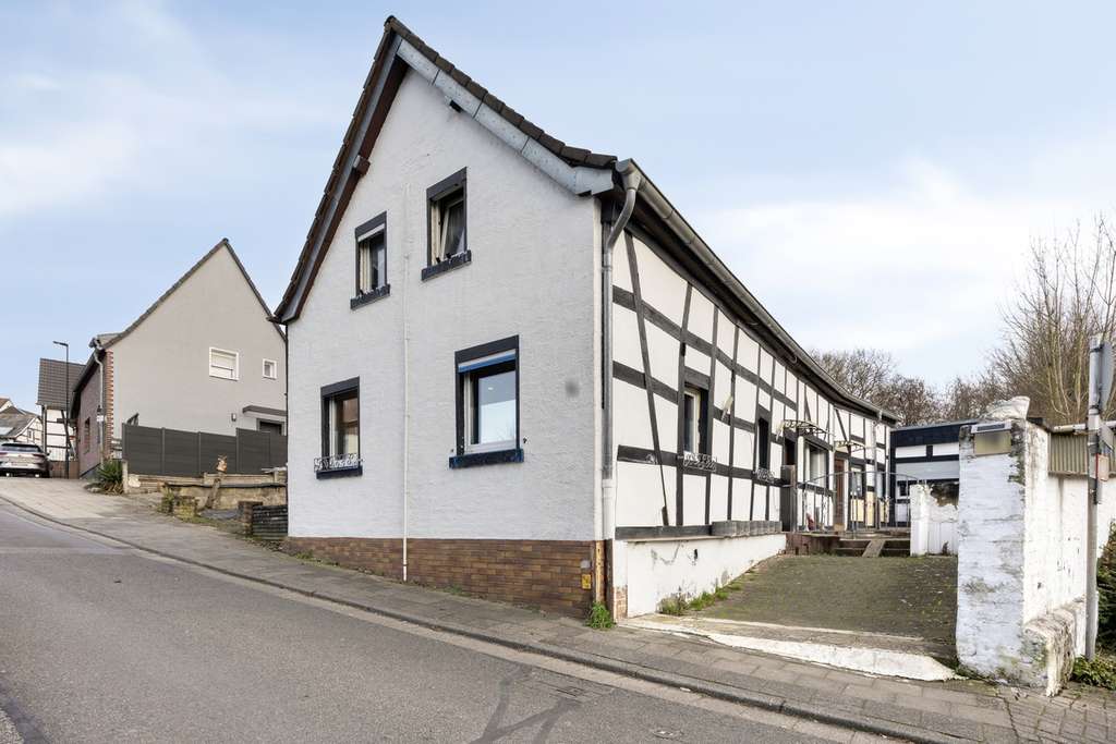 Immobilie in Kerpen - Mit 3D: Historisches Fachwerkhaus nahe der Horremer Innenstadt in ruhiger Lage mit Einliegerwohnung - Bild 3