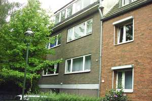 Wohnen im Grünen: Helles Apartment in Düsseldorf-Oberrath
