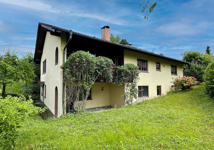 Raum für Wohnträume in idyllischer Halbhöhenlage