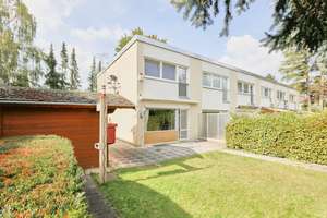 RESERVIERT: Sanierungsobjekt in gefragter Lage: Reihenendhaus mit Garten in Berlin-Lankwitz