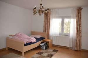 Vielseitig verwendbares, großes Mehrfamilienhaus – Die vollständige Adresse der Immobilie erhältst du vom Anbieter., 94116 Hutthurm – Vorschaubild 5