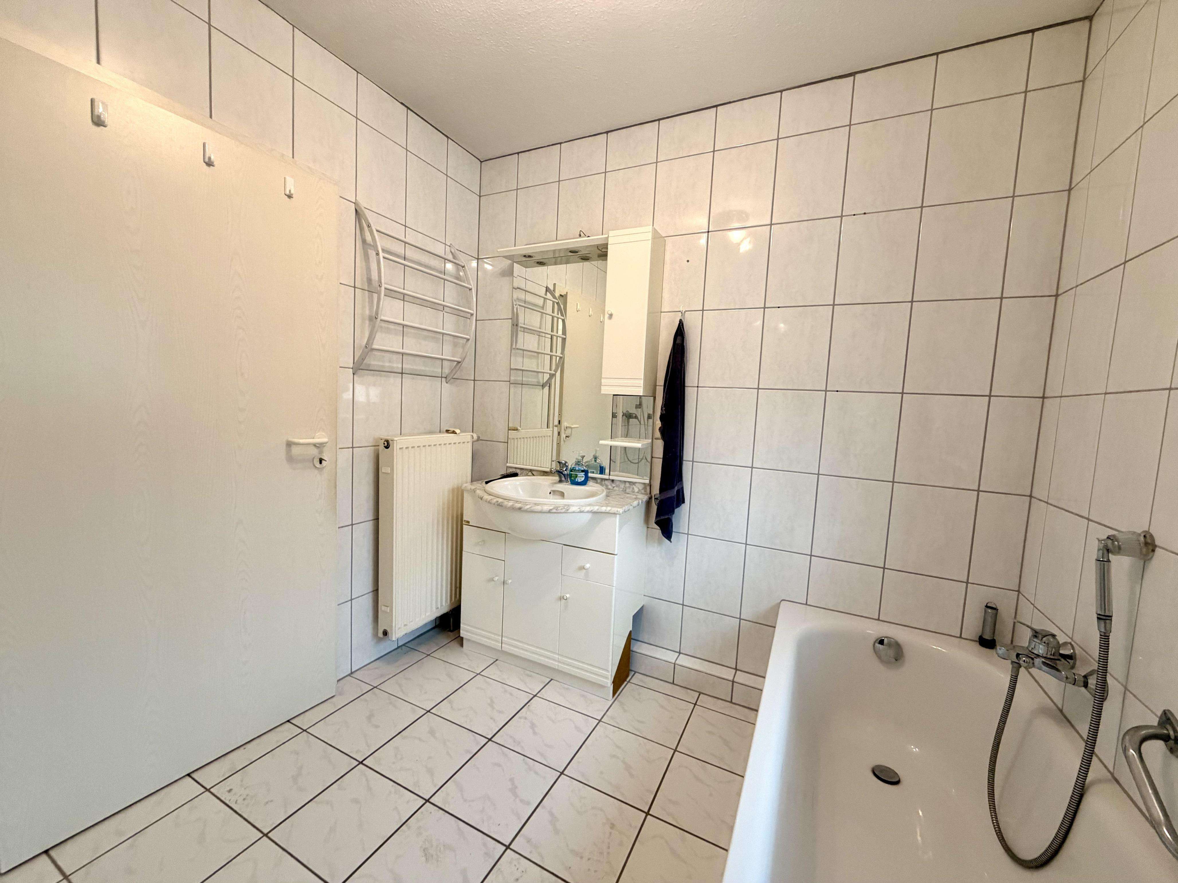 Immobilie in Lautertal - Helle Eigentumswohnung mit Balkon, Abendsonne & zwei Stellplätzen  - Bild 1