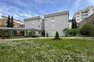 1,5-Zimmer-Wohnung mit Einbauküche, Terrasse in begrünter Hinterhauslage in der Pforzheimer Oststadt