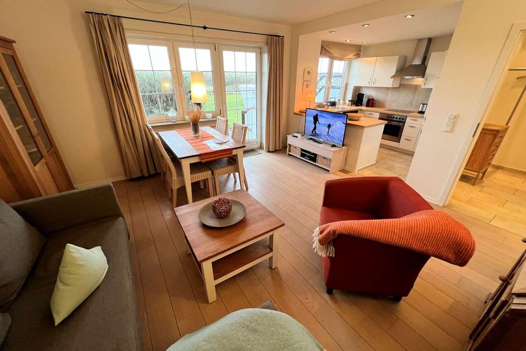 Immobilie in Nieblum - EG-Ferienwohnung unter neuem Reetdach + zusätzliches Teileigentum ("Apartment") im Souterrain - in exklusiver Insellage - Bild 2