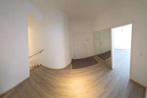 Stilvolle Split-Level-Loftwohnung mit Garten in sanierter Fabrik mit TG Stellplatz – 40489 Angermund, Düsseldorf – Vorschaubild 6