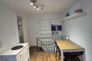 Gemütlich eingerichtete 1,5-Zimmer-Wohnung zentral gelegen im Herzen von Regensburg – Glockengasse 5, 93047 Innenstadt, Regensburg – Vorschaubild 1