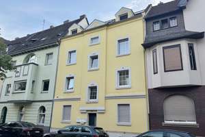 Gepflegte Wohnung mit Einbauküche in ruhiger und zentraler Lage!