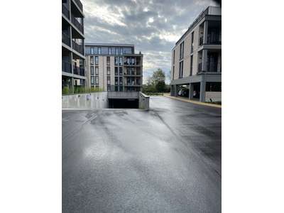 **Tiefgaragenstellplatz zu vermieten**