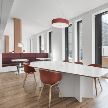 Privater Büroraum für 4 Person in Regus Berliner Carree