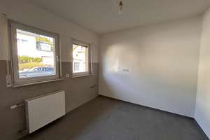 Gepflegtes Einfamilienhaus mit Balkon, Garten und Garage! – 63785 Obernburg am Main – Vorschaubild 8