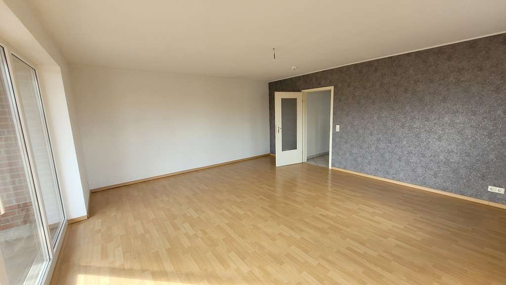 Immobilie in Giesen - Helle 3-Zimmer Wohnung mit Balkon in Giesen (1. OG), courtagefrei! - Bild 2