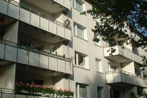 *moderne Balkonwohnung mit Tageslichtbad und 3 Zimmern* – Rieselshof 22, 45355 Borbeck-Mitte, Essen – Vorschaubild 3