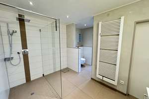 Großzügige 4-Zimmer-Wohnung mit Schwimmbadanteil, 2 Garagen und Zugang zum Gemeinschaftsgarten – Die vollständige Adresse der Immobilie erhältst du vom Anbieter., 90427 Großgründlach, Nürnberg – Vorschaubild 19