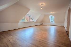Großzügige 3-Zimmer-Maisonette-Wohnung mit ca. 120 m² in Zirndorf-Weiherhof - sofort bezugsfrei – Die vollständige Adresse der Immobilie erhältst du vom Anbieter., 90768 Oberfürberg, Eschenau, Fürth – Vorschaubild 2